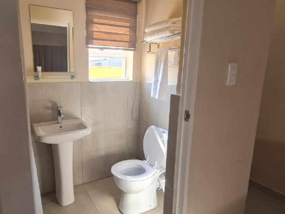 Benoni N12 Hotel Buitenkant foto