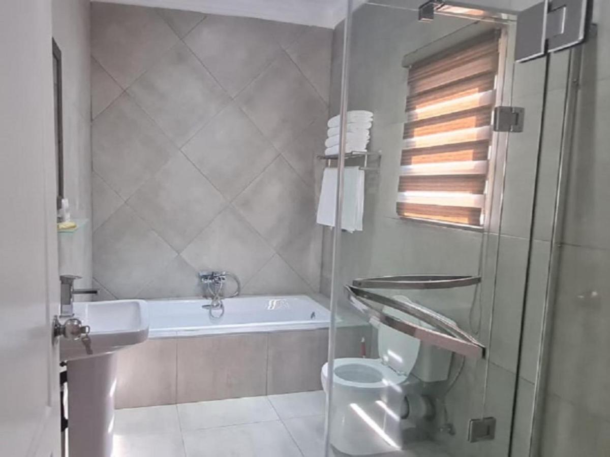 Benoni N12 Hotel Buitenkant foto