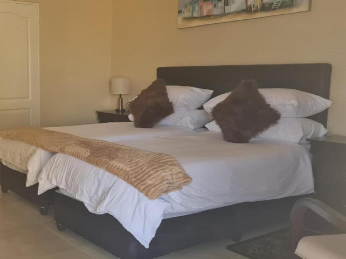 Benoni N12 Hotel Buitenkant foto
