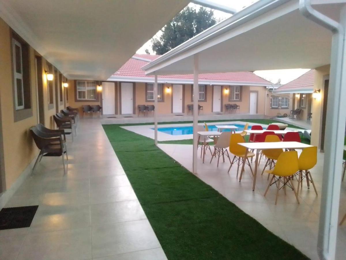 Benoni N12 Hotel Buitenkant foto